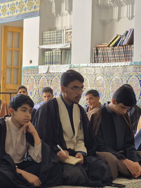 تصاویر/ روایتگری روحانیون جانباز در میان طلاب مدرسه علمیه ابراهیمیه
