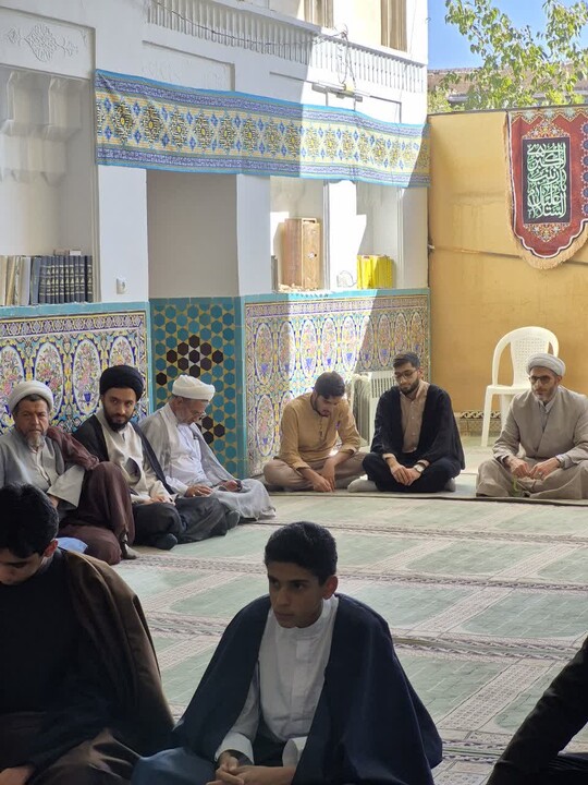 تصاویر/ روایتگری روحانیون جانباز در میان طلاب مدرسه علمیه ابراهیمیه