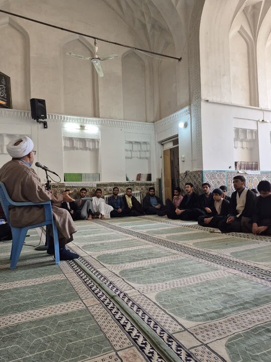 تصاویر/ روایتگری روحانیون جانباز در میان طلاب مدرسه علمیه ابراهیمیه