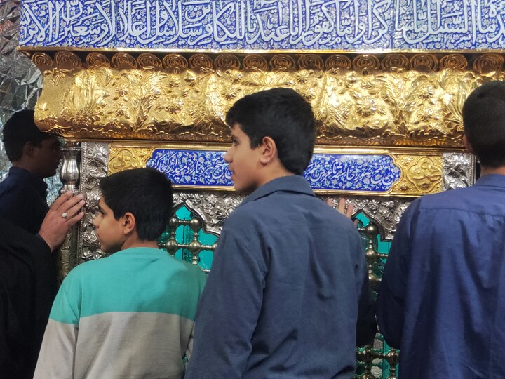 تصاویر/ روایتگری روحانیون جانباز در میان طلاب مدرسه علمیه محمودیه در گلزار شهدای بین المللی کرمان