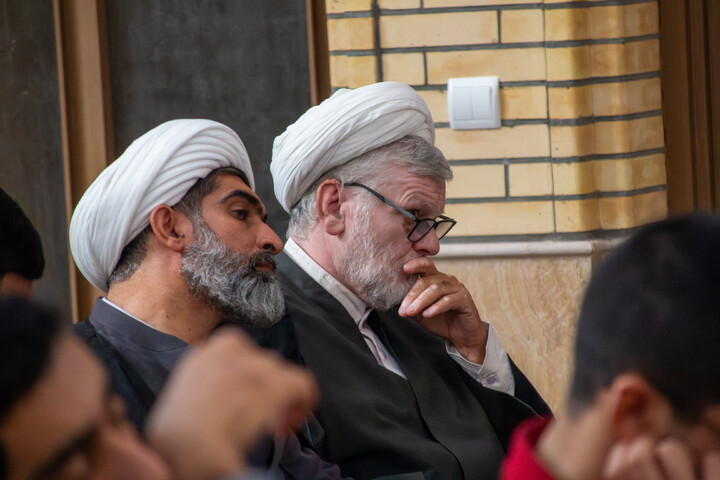تصاویر/ روایتگری روحانیون جانباز در میان طلاب مدرسه علمیه صالحیه شهر کرمان