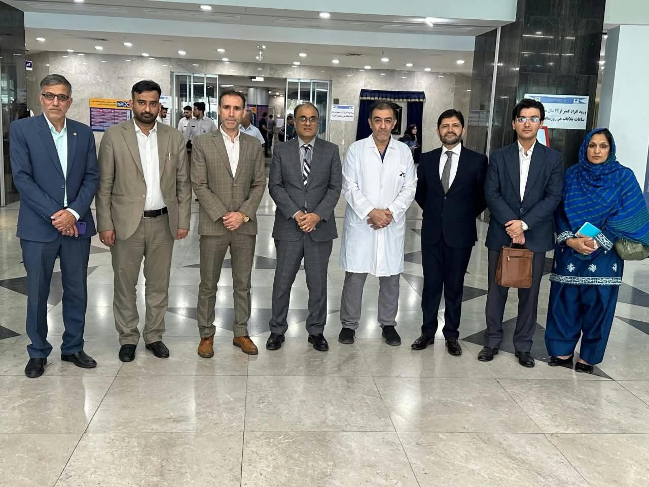 تہران؛ پاکستانی سفیر کا وفد کے ہمراہ تہران یونیورسٹی آف میڈیکل سائنسز کا تفصیلی دورہ/ریسرچ پراجیکٹس میں باہمی تعاون پہ تفصیلی گفتگو