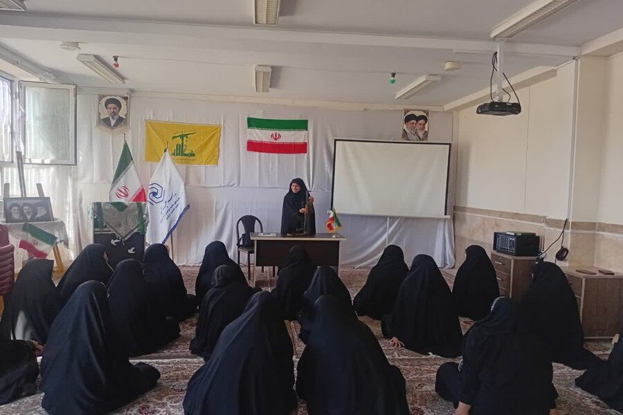 برگزاری کارگاه «اسلحه‌شناسی و مبانی نظامی» ویژه خواهران طلاب قروه‌ درگزین
