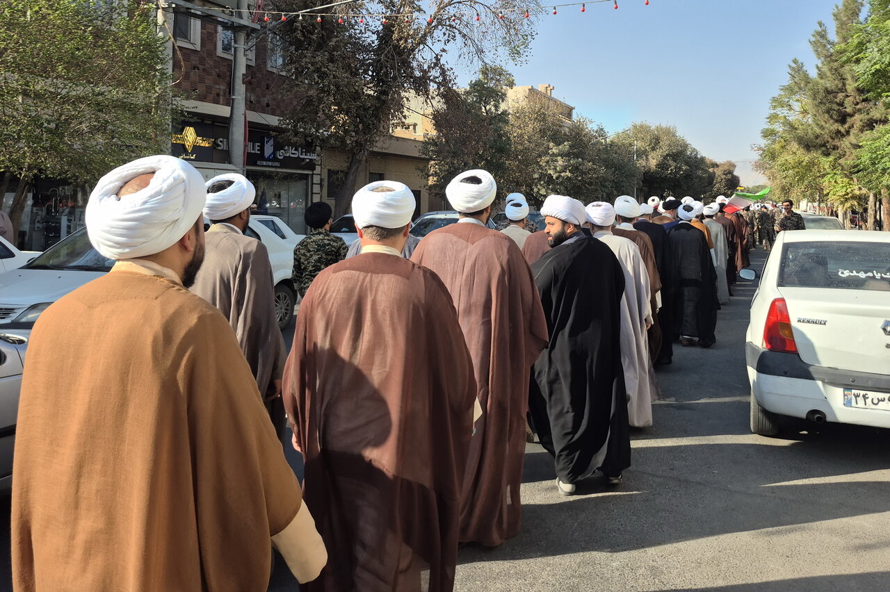حضور مقتدرانه مردم در همایش جانفدا، دشمن را از اجرای توطئه‌ها ناامید می‌کند