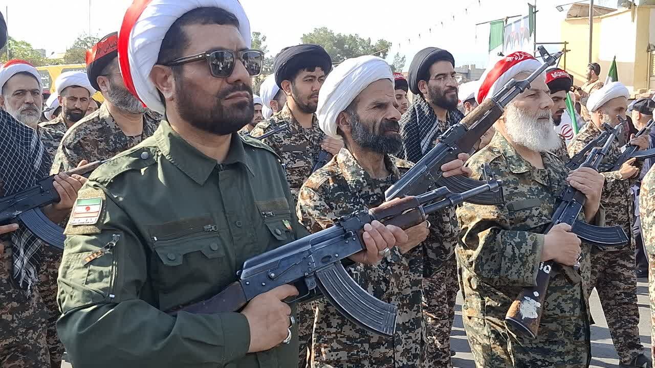 حضور 450 نفر از جامعه حوزوی کاشان در همایش «جان‌فدای ایران» 