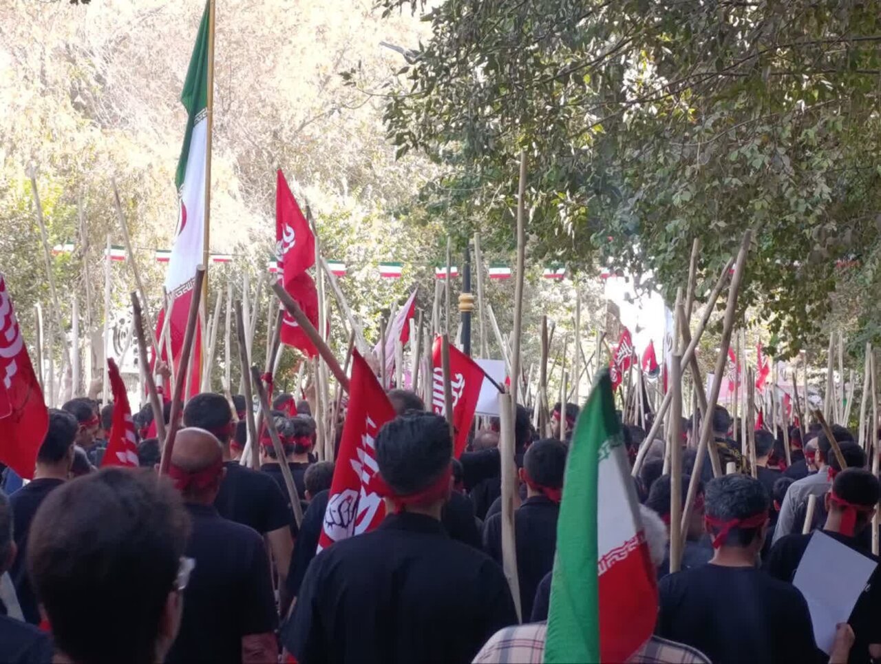 کاروان پیاده «وارثان حماسه خونین اردهال» عازم مشهد اردهال شدند