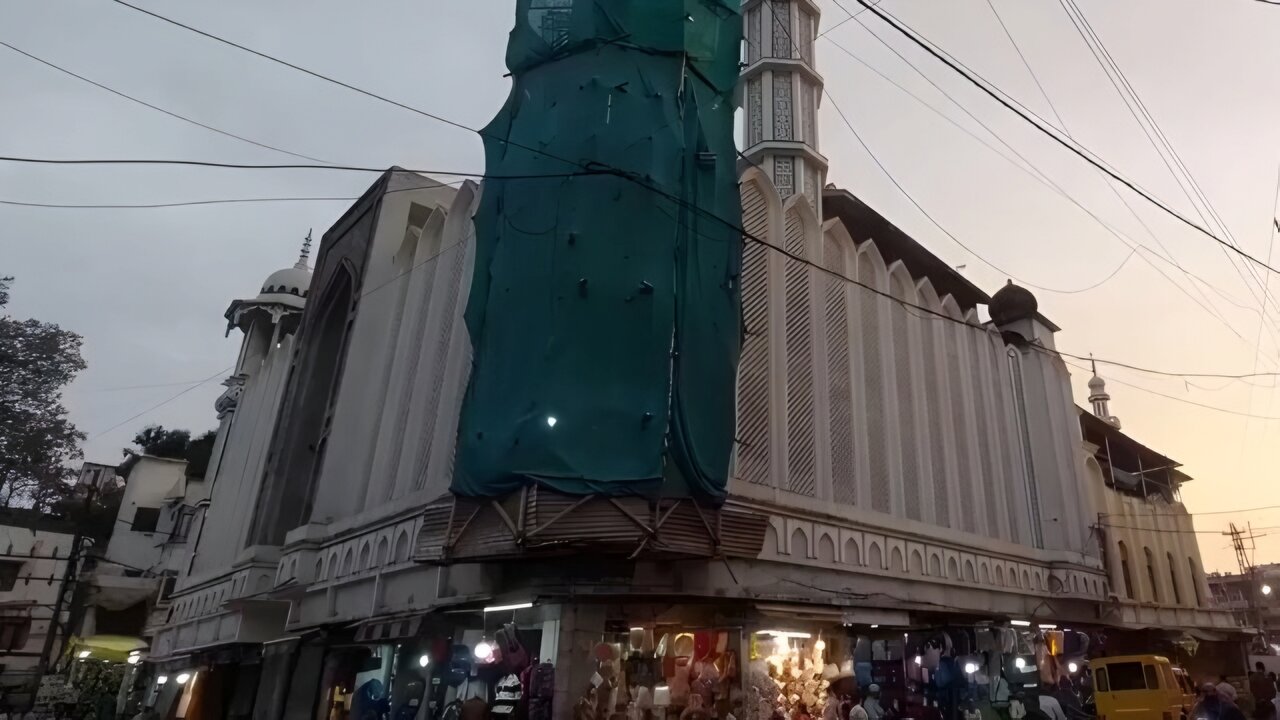 ششصد ساله مسجد تاریخی هند در سایه بیداری مردم از تخریب کامل نجات یافت