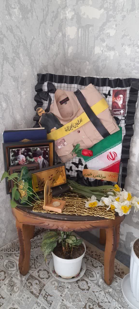 دیدار خادمان رضوی با خانواده شهید خیری در تبریز