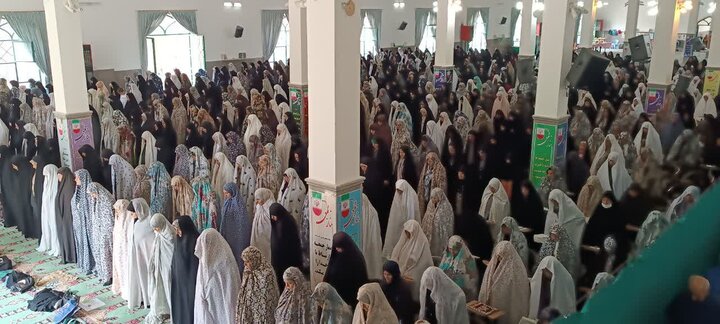 تصاویر/اقامه نماز عبادی سیاسی جمعه در ساوه