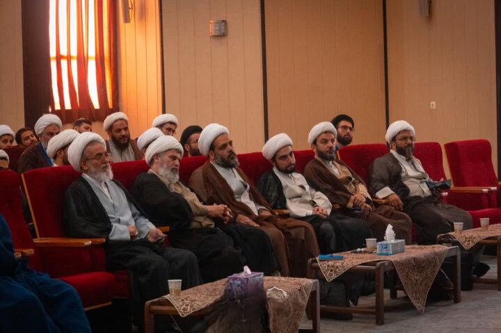فیلم| همایش سالانه مبلغین استان مرکزی