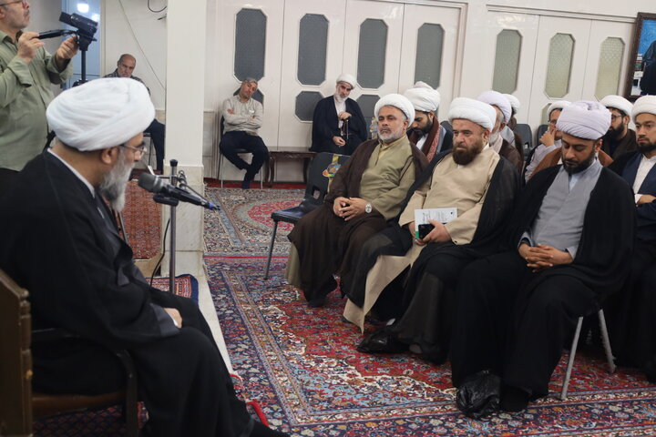 تصاویر/ دیدار مدیران مدارس علمیه استان هرمزگان با حضرت آیت‌الله العظمی فاضل لنکرانی