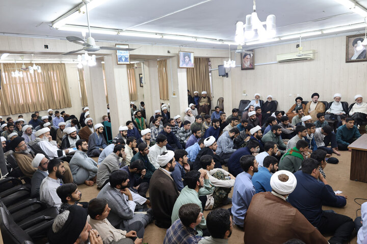 تصاویر/ برگزاری درس اخلاق هفتگی آیت الله موسوی جزایری در اهواز