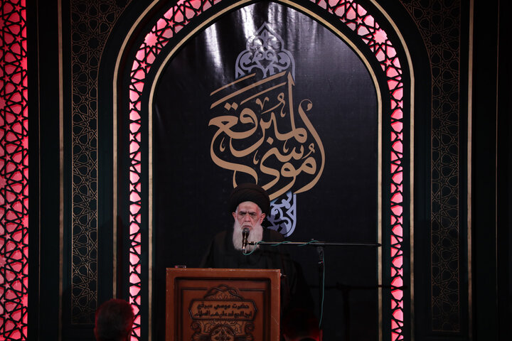 تصاویر/ اقامه دعای کمیل و ندبه در حرم حضرت موسی مبرقع(ع) قم