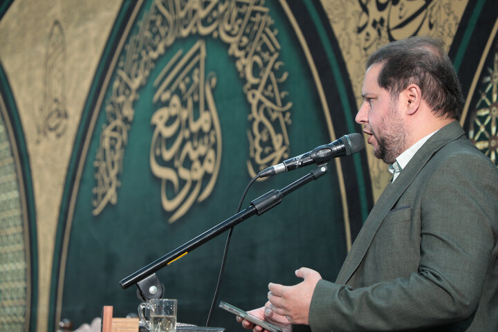 تصاویر/ در آستانه سالروز رحلت: آئین غبارروبی، عطرافشانی و تعویض پرچم حرم حضرت موسی مبرقع(ع)