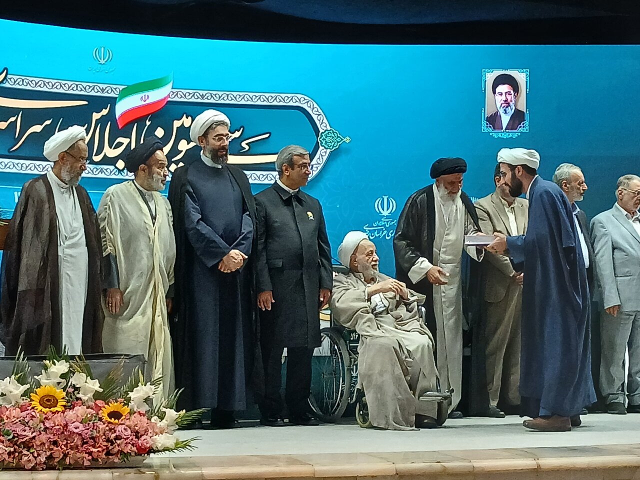 تقدیر از فعالان برگزیده حوزه نماز در اجلاس سراسری نماز