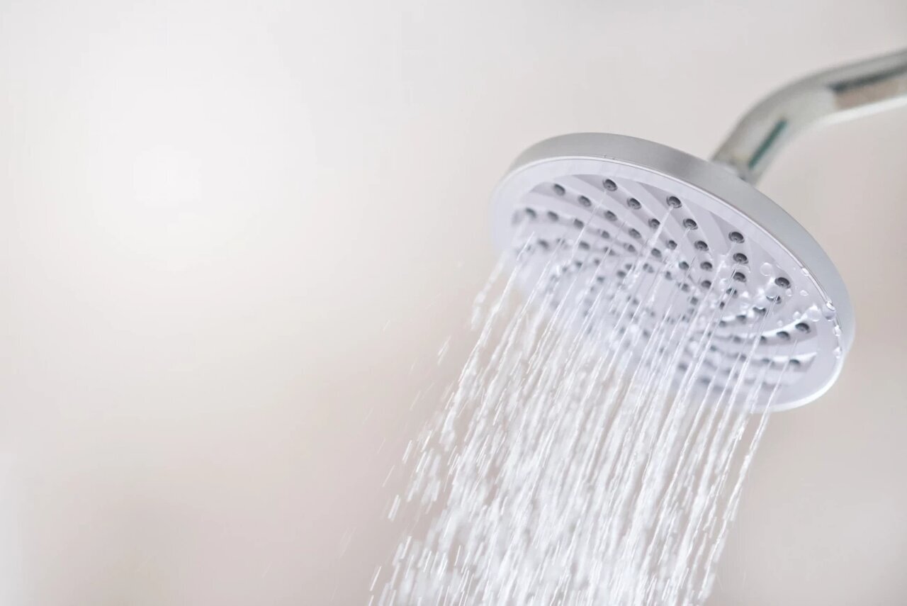 Par le ghusl du vendredi, est-il permis d’accomplir la prière ?