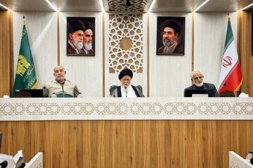رهبر انقلاب همزمان جنگ و دیپلماسی را مدیریت می‌کنند/ عنایت امام رضا(ع) پشتوانه ایستادگی ملت ایران در برابر دشمن است