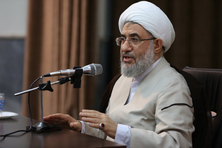 آیت‌الله محسن اراکی