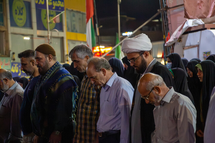 تصاویر/ اقامه نماز استغاثه توسط مدیر حوزه علمیه استان کرمان در میدان آزادی