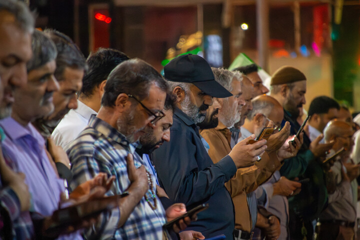 تصاویر/ اقامه نماز استغاثه توسط مدیر حوزه علمیه استان کرمان در میدان آزادی