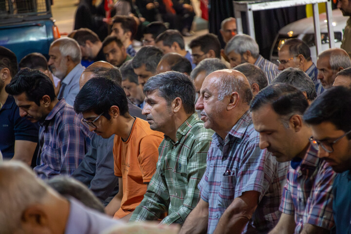 تصاویر/ اقامه نماز استغاثه توسط مدیر حوزه علمیه استان کرمان در میدان آزادی