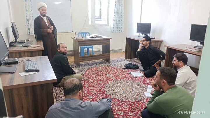 تصاویر/کارگاه آموزش قرآن کریم در علمیه دلفان