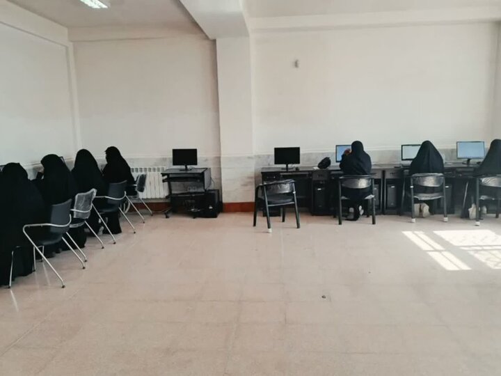 تصاویر/برگزاری فرآیند ارزیابی علمی داوطلبان ورود به مدارس علمیه خواهران لرستان