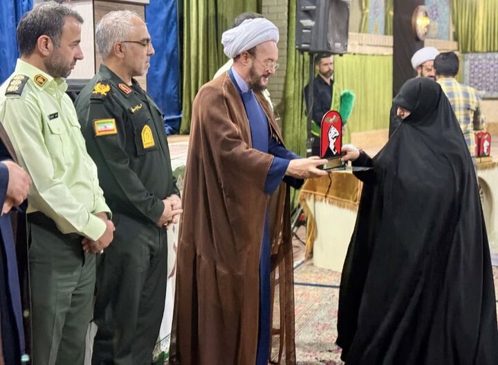 تصاویر / آیین اختتامیه  وتجلیل از نفرات برتر بزرگترین رویداد قرآنی قرآن کریم در استان قزوین