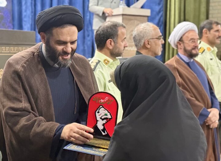 تصاویر / آیین اختتامیه  وتجلیل از نفرات برتر بزرگترین رویداد قرآنی قرآن کریم در استان قزوین
