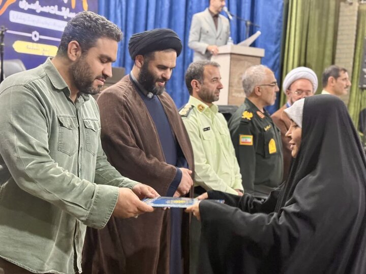 تصاویر / آیین اختتامیه  وتجلیل از نفرات برتر بزرگترین رویداد قرآنی قرآن کریم در استان قزوین