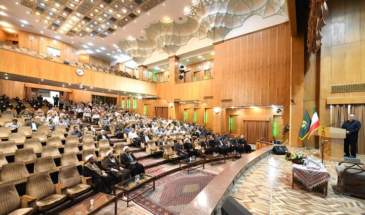 تصاویر/ مراسم تواصی به حق خادمان آستان مقدس حضرت عبدالعظیم(ع)