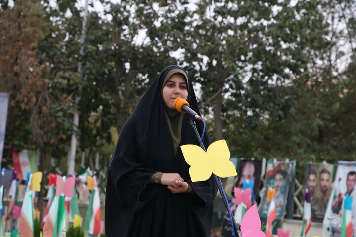 تصاویر/ افتتاحیه معنوی جشنواره فیلم کودکان در جوار قبور مطهر شهدای جنگ رمضان اصفهان