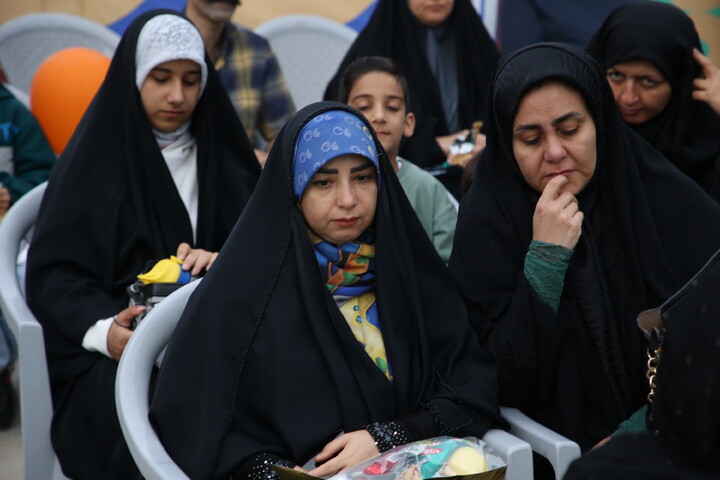 تصاویر/ افتتاحیه معنوی جشنواره فیلم کودکان در جوار قبور مطهر شهدای جنگ رمضان اصفهان