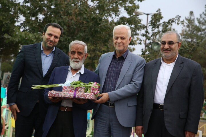 تصاویر/ افتتاحیه معنوی جشنواره فیلم کودکان در جوار قبور مطهر شهدای جنگ رمضان اصفهان