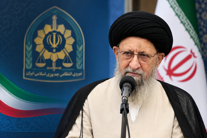 پاسداری از جان و مال مردم، افتخاری بزرگ برای نیروهای انتظامی است