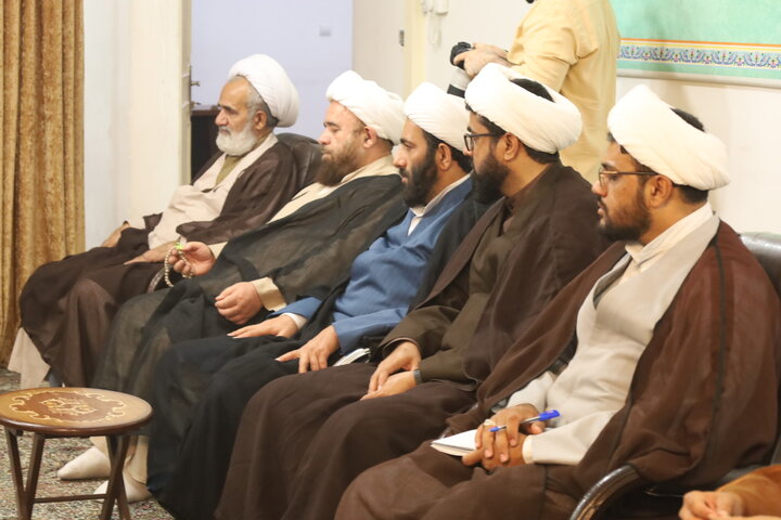 تصاویر/ دیدار مدیران مدارس علمیه استان هرمزگان با آیت الله شب‌زنده‌دار