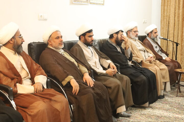 تصاویر/ دیدار مدیران مدارس علمیه استان هرمزگان با آیت الله شب‌زنده‌دار
