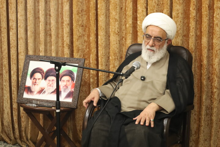 تصاویر/ دیدار مدیران مدارس علمیه استان هرمزگان با آیت الله شب‌زنده‌دار