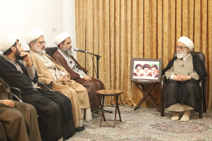 تصاویر/ دیدار مدیران مدارس علمیه استان هرمزگان با آیت الله شب‌زنده‌دار