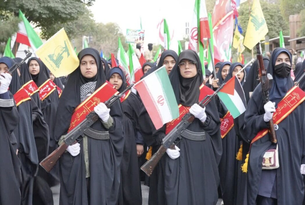 قیام بانوان در میدان جان‌فدا؛ حماسه‌ای از گهواره تا سنگر