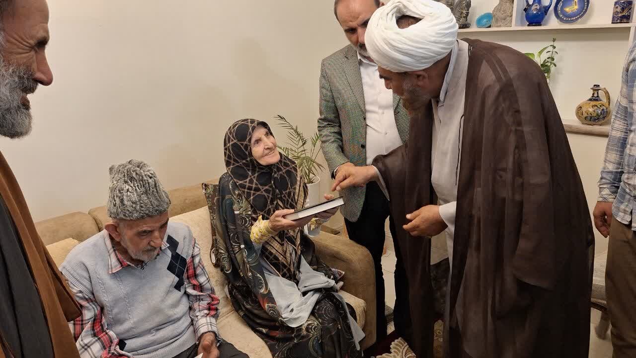 مکتب شهدا، سرمایهای ماندگار برای استحکام و بالندگی انقلاب اسلامی است / خون پاک شهیدان پشتوانه عزت، استقلال و پیشرفت کشور است