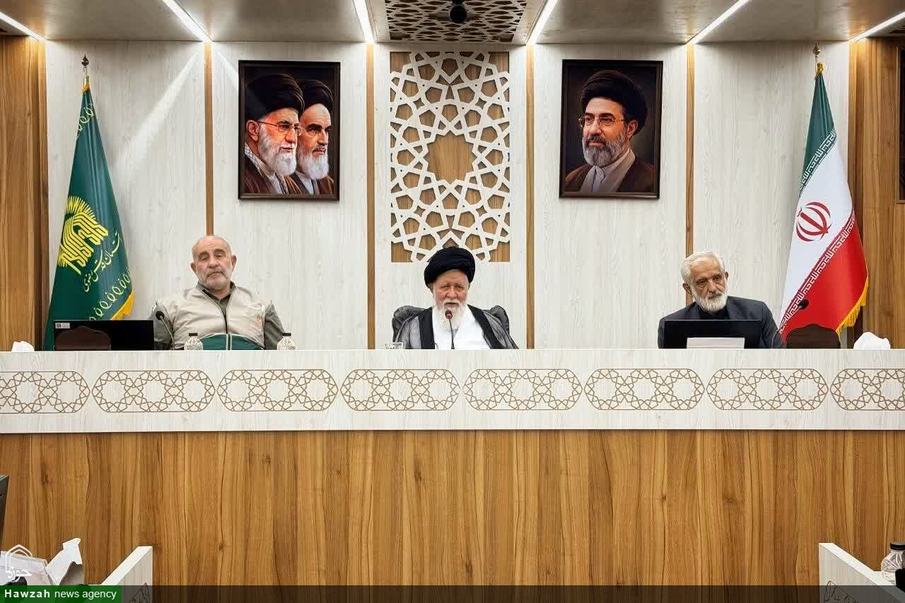رهبر انقلاب همزمان جنگ و دیپلماسی را مدیریت می‌کنند/ عنایت امام رضا(ع) پشتوانه ایستادگی ملت ایران در برابر دشمن است