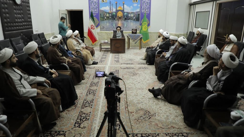 طلبه امروز باید فرزند زمان خویش باشد و نیازهای جامعه را بشناسد