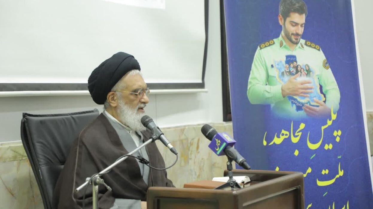 پلیس مقتدر اجازه نمی‌دهد فساد در جامعه ریشه‌دار شود