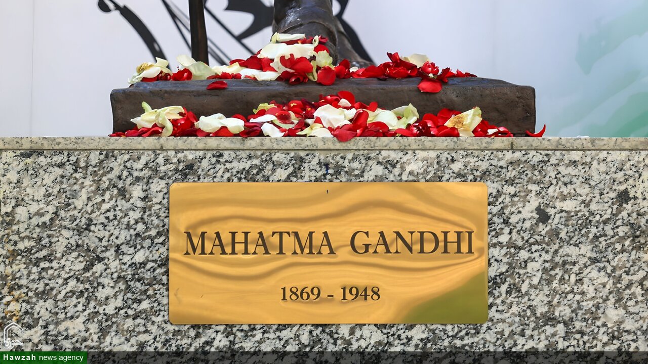 تہران میں مہاتما گاندھی کے مجسمے کی نقاب کشائی؛ ایران اور ہندوستان کے دیرینہ تعلقات و تہذیبی روابط کے عزم کا اعادہ