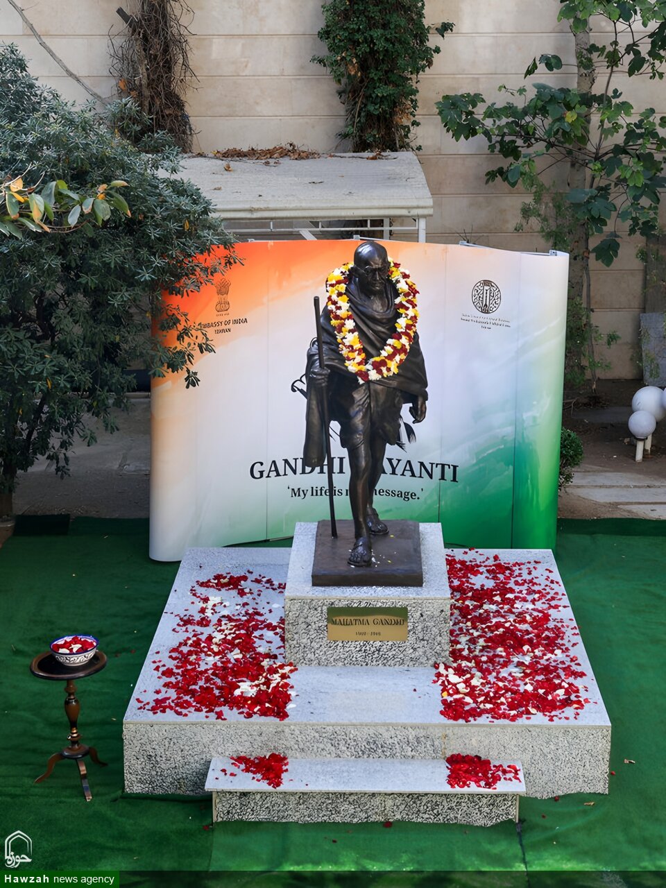 तेहरान में महात्मा गांधी की प्रतिमा का अनावरण, ईरान-भारत के ऐतिहासिक संबंधों को मजबूत करने पर जोर