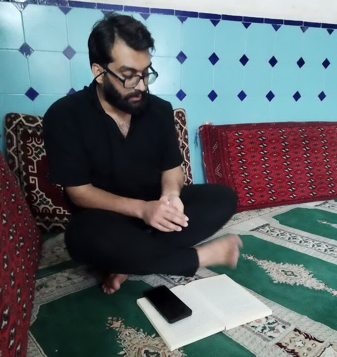 تصاویر/ مباحثه طلاب مدرسه علمیه آیت‌الله مدنی کاشانی(ره)
