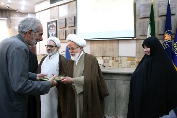 تصاویر/ نخستین نشست هیئت امنای مدارس علمیه خواهران استان کرمانشاه