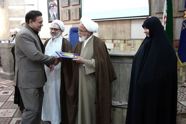 تصاویر/ نخستین نشست هیئت امنای مدارس علمیه خواهران استان کرمانشاه