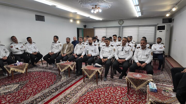 تصاویر|دیدار مدیر عامل سازمان آتش‌نشانی و خدمات ایمنی شهرداری اصفهان با امام جمعه